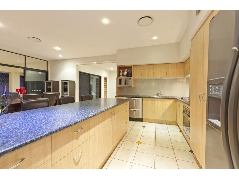 25 Ewer Street, Carindale QLD 4152