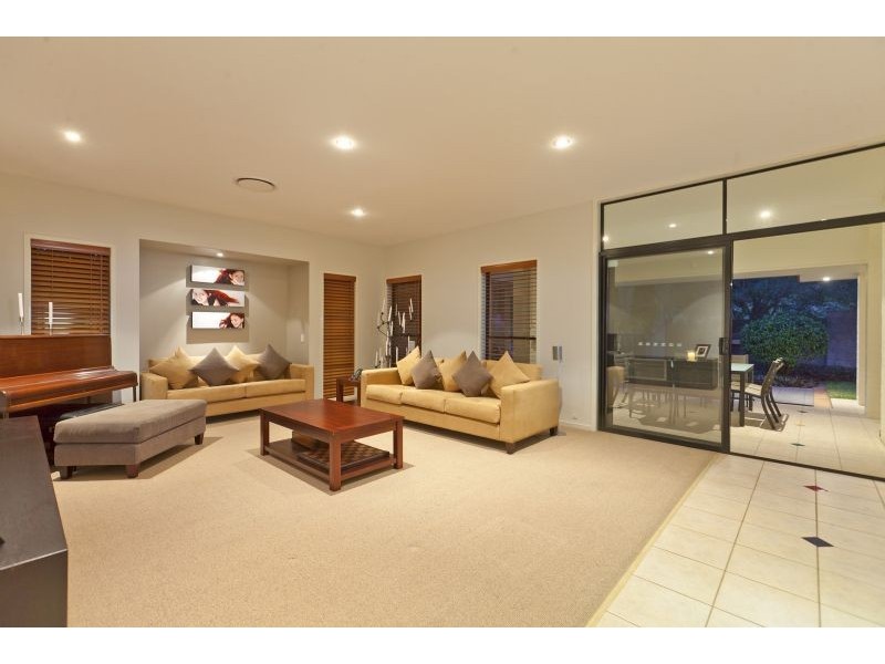 25 Ewer Street, Carindale QLD 4152