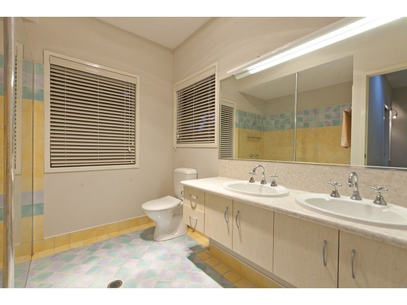 25 Ewer Street, Carindale QLD 4152