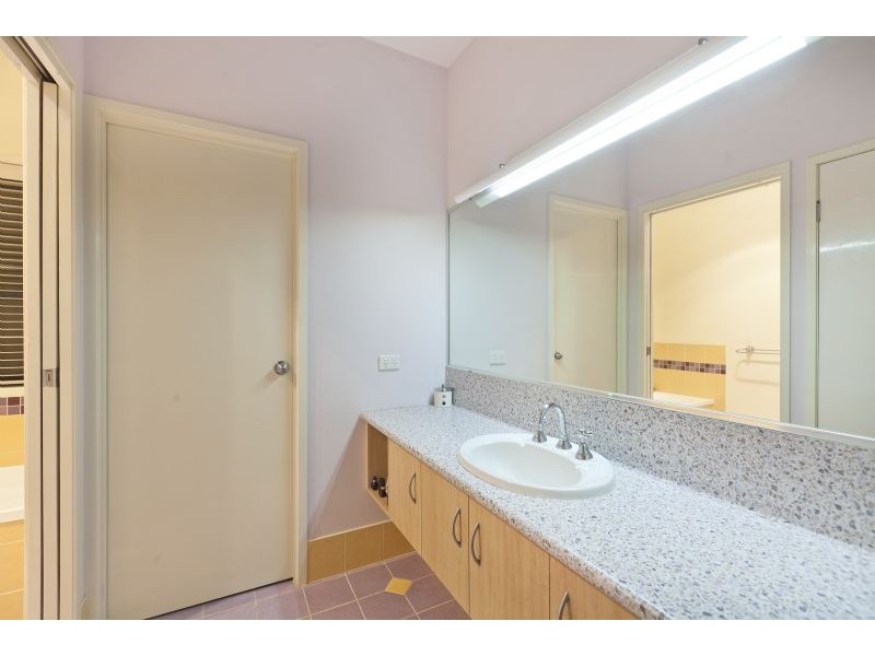 25 Ewer Street, Carindale QLD 4152