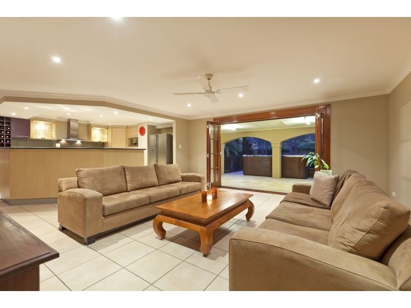 3 Kirra Place, Carindale QLD 4152