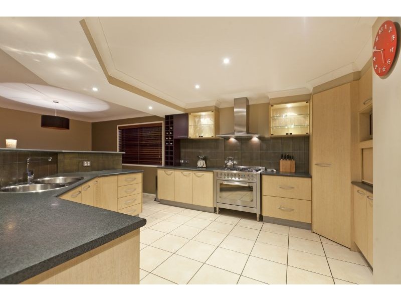 3 Kirra Place, Carindale QLD 4152