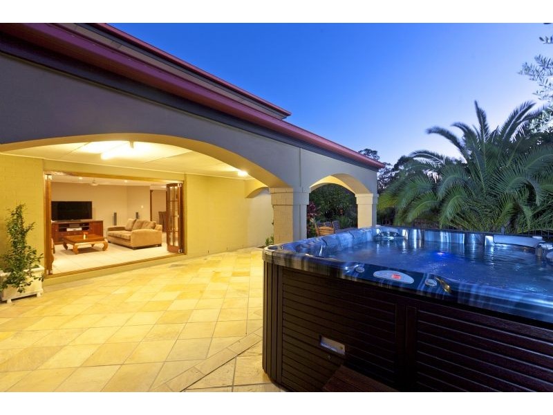3 Kirra Place, Carindale QLD 4152