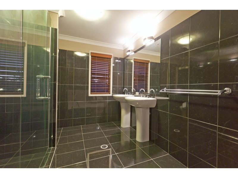 3 Kirra Place, Carindale QLD 4152