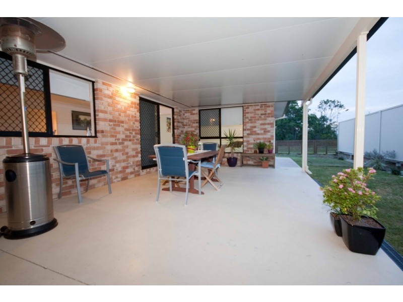 8 Holland Place, Carindale QLD 4152