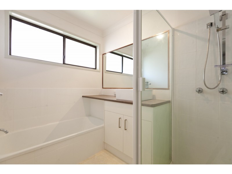 55 Meadowlands Road, Carindale QLD 4152