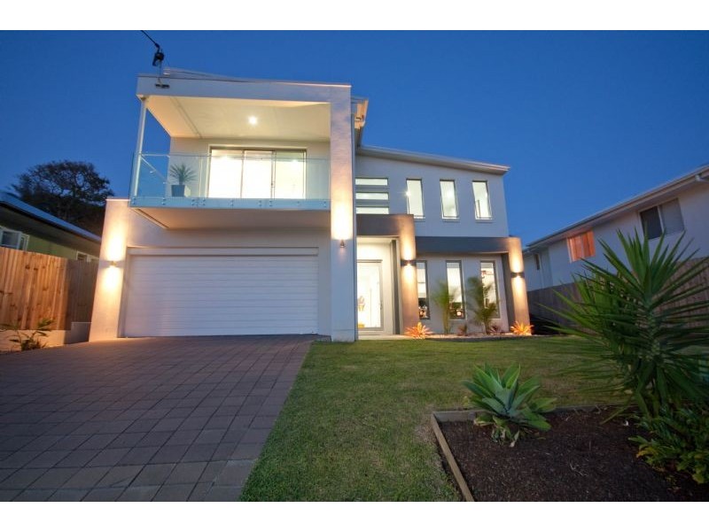 10 Avesnes Street, Holland Park QLD 4121