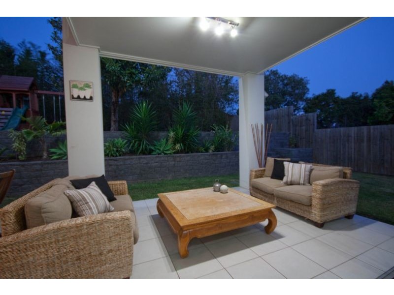 10 Avesnes Street, Holland Park QLD 4121