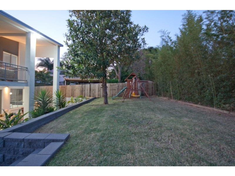 10 Avesnes Street, Holland Park QLD 4121