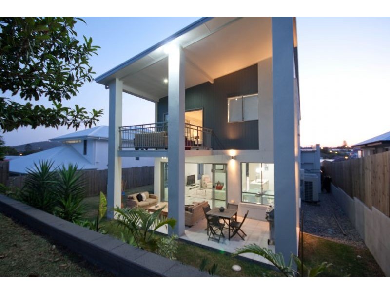 10 Avesnes Street, Holland Park QLD 4121