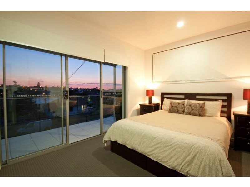 10 Avesnes Street, Holland Park QLD 4121