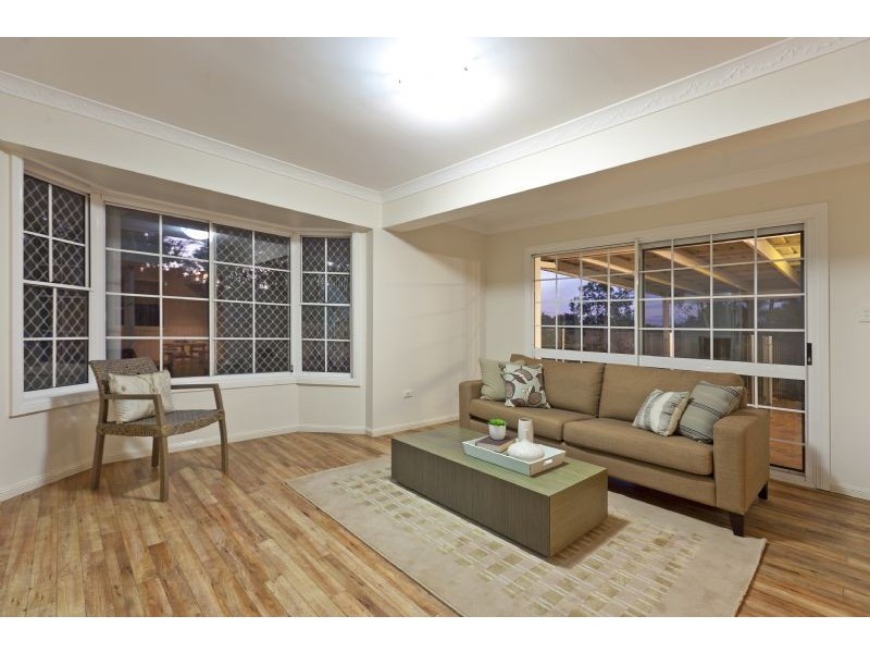 2 Gon Chee Court, Carindale QLD 4152