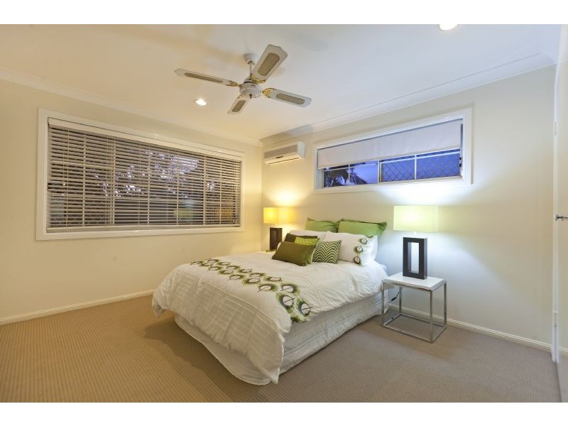 2 Gon Chee Court, Carindale QLD 4152