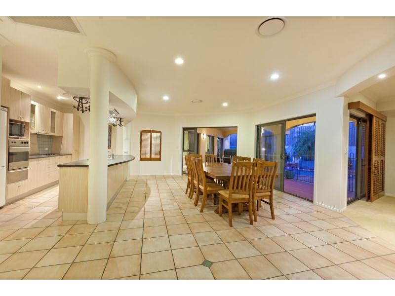 3 Bells Place, Carindale QLD 4152