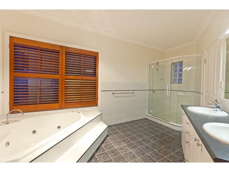 3 Bells Place, Carindale QLD 4152