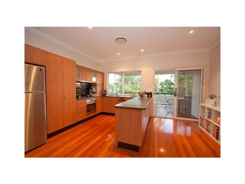 85 Temple St, Coorparoo QLD 4151