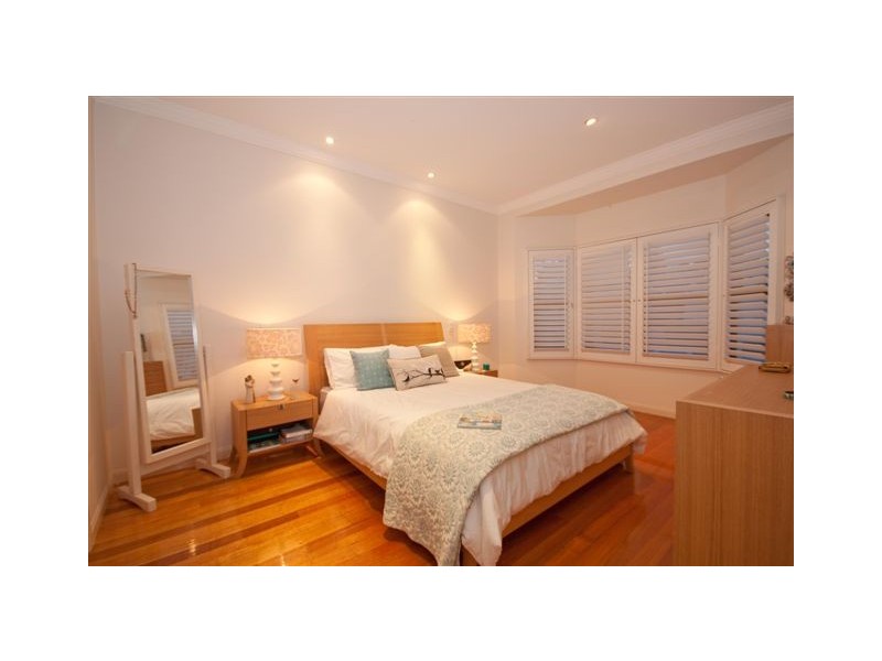 85 Temple St, Coorparoo QLD 4151