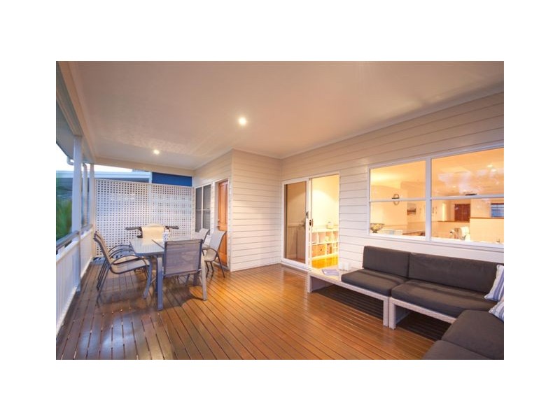 85 Temple St, Coorparoo QLD 4151