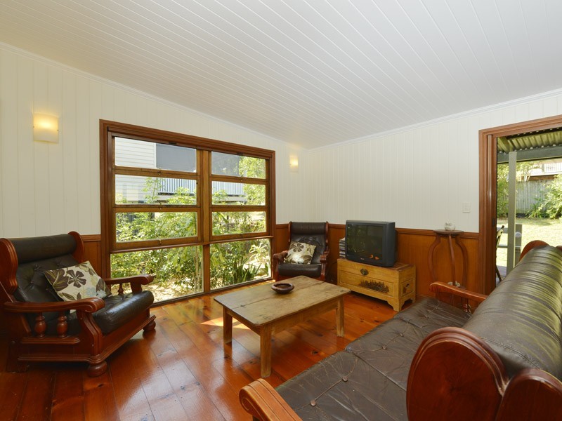 15 Macdonald Street, Norman Park QLD 4170