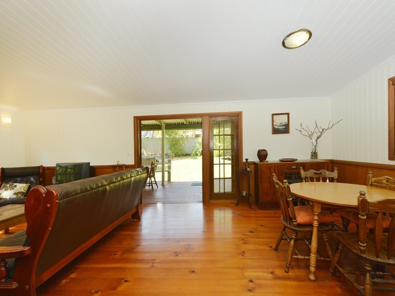 15 Macdonald Street, Norman Park QLD 4170