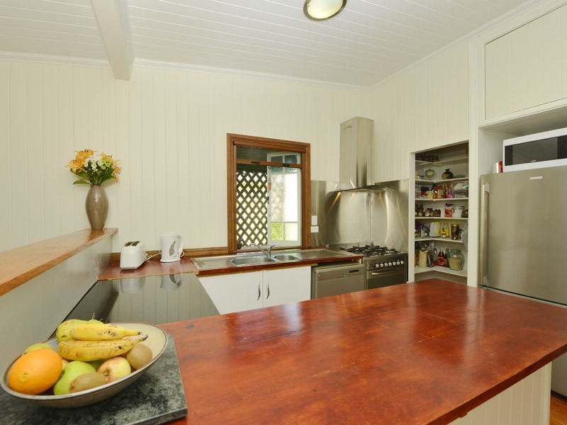 15 Macdonald Street, Norman Park QLD 4170