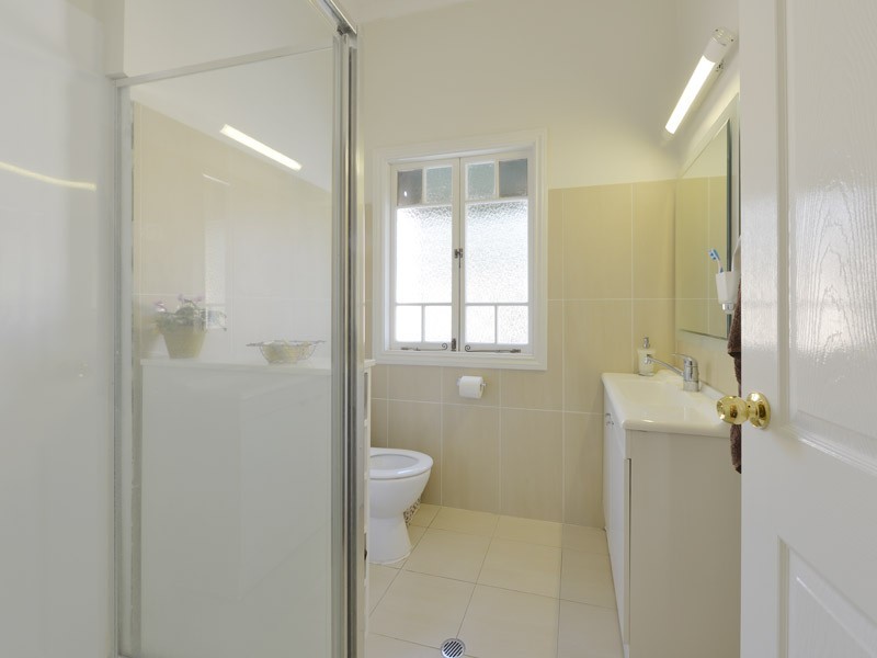 15 Macdonald Street, Norman Park QLD 4170