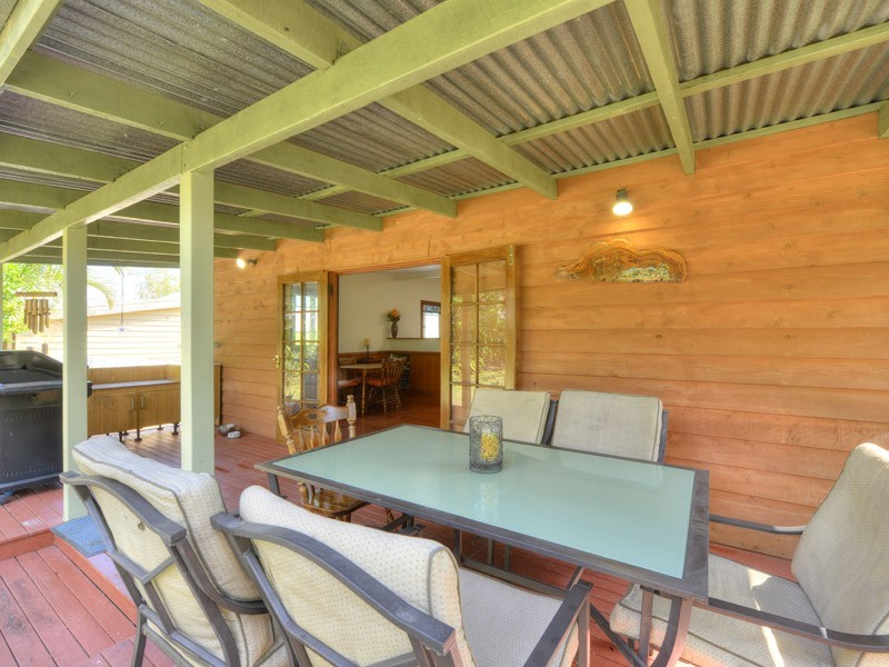 15 Macdonald Street, Norman Park QLD 4170