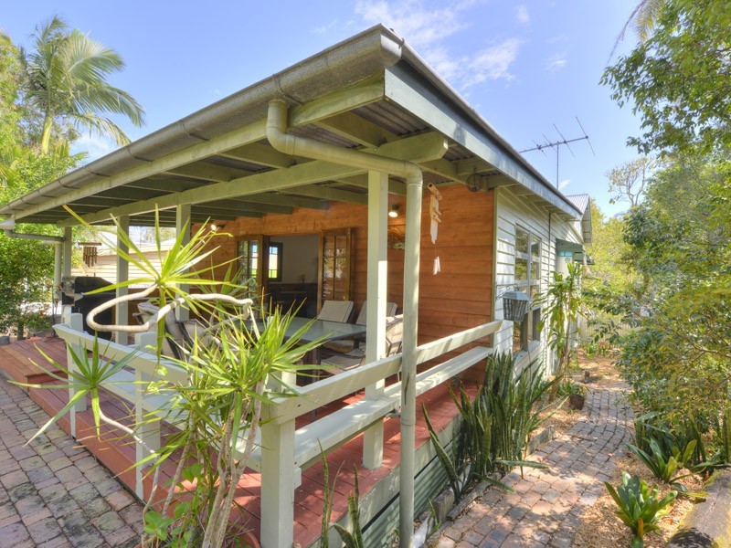 15 Macdonald Street, Norman Park QLD 4170