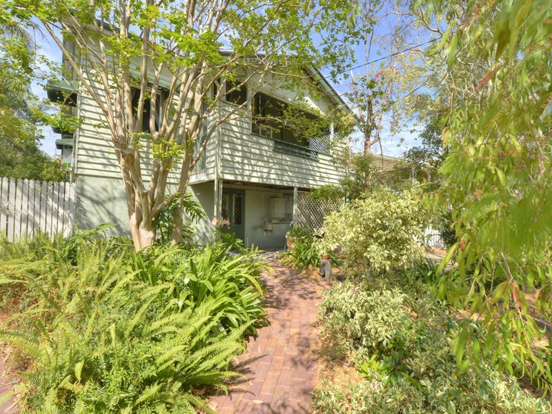 15 Macdonald Street, Norman Park QLD 4170