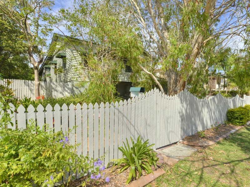 15 Macdonald Street, Norman Park QLD 4170