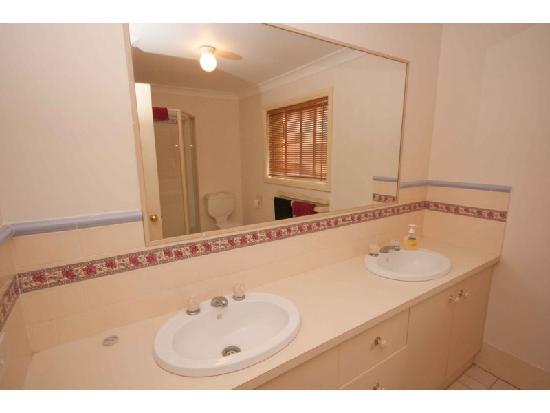 2/53 Brentnall Street, Norman Park QLD 4170