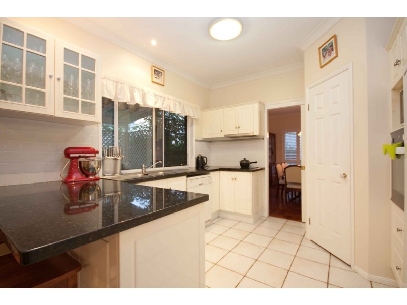 5 Pinehurst Place, Carindale QLD 4152