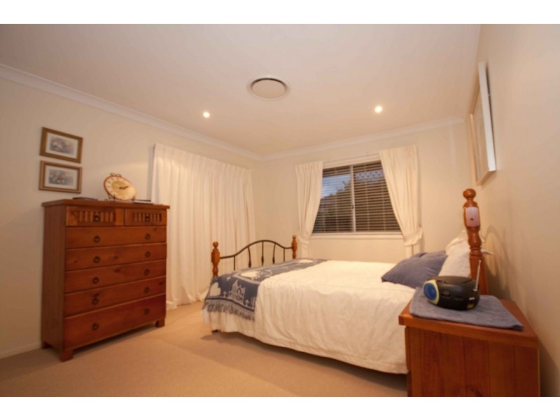 5 Pinehurst Place, Carindale QLD 4152