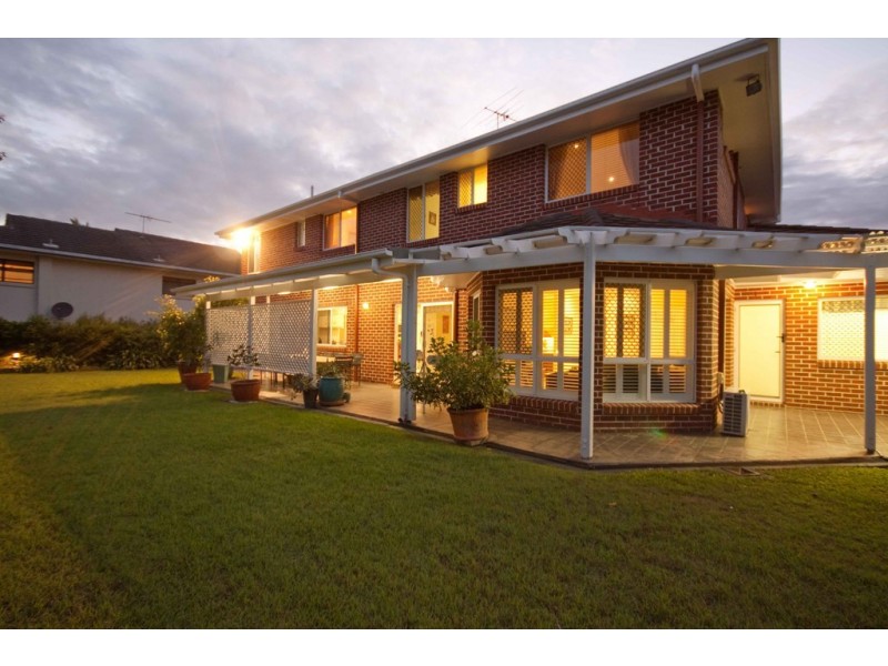 5 Pinehurst Place, Carindale QLD 4152