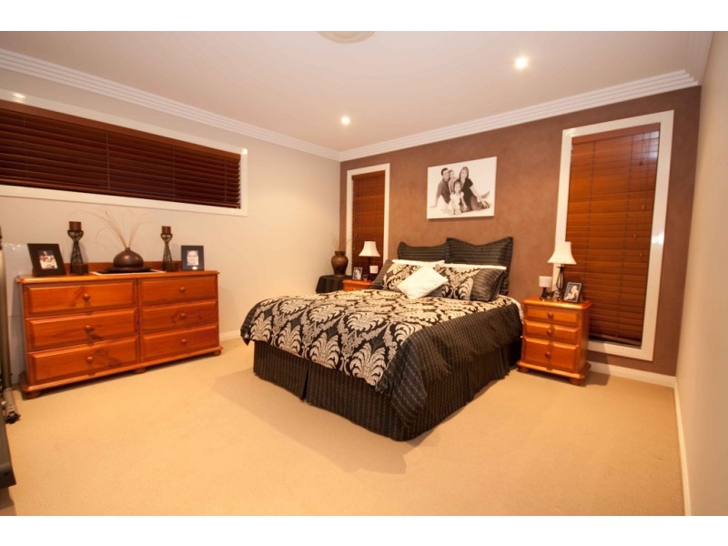 94 Behan Crescent, Wakerley QLD 4154