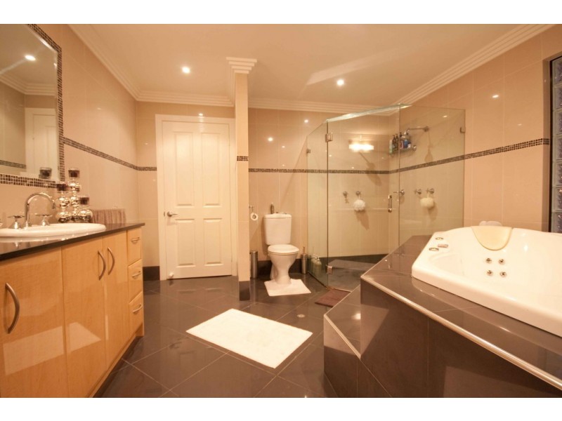 94 Behan Crescent, Wakerley QLD 4154