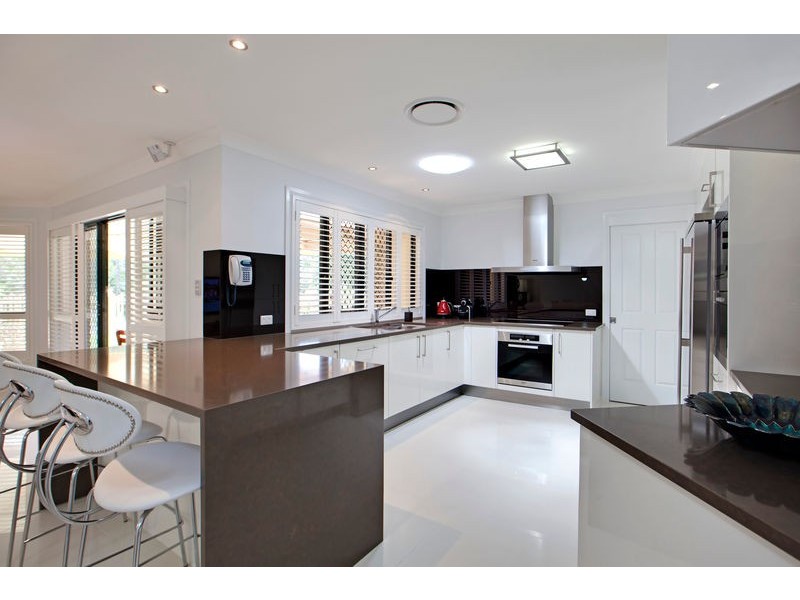 6 Lydstep Court, Carindale QLD 4152