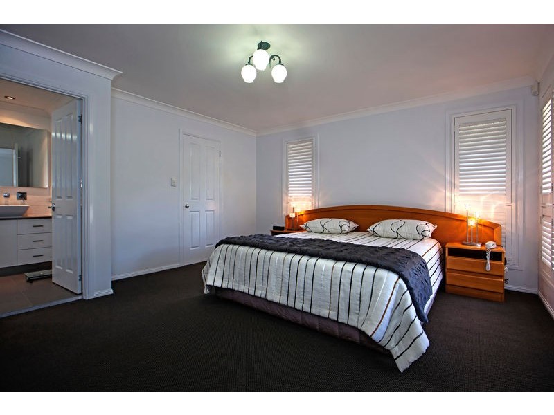 6 Lydstep Court, Carindale QLD 4152