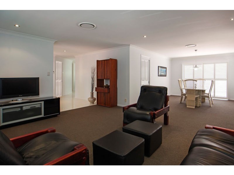 6 Lydstep Court, Carindale QLD 4152