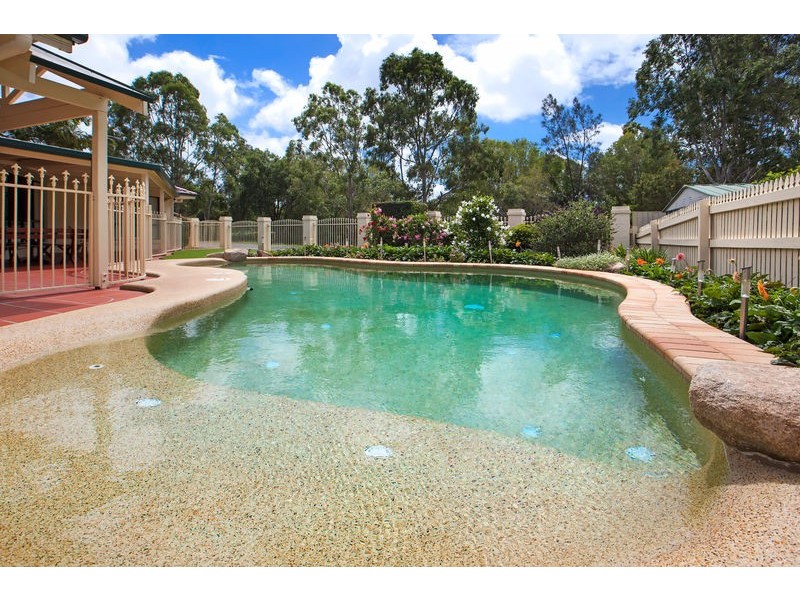 6 Lydstep Court, Carindale QLD 4152