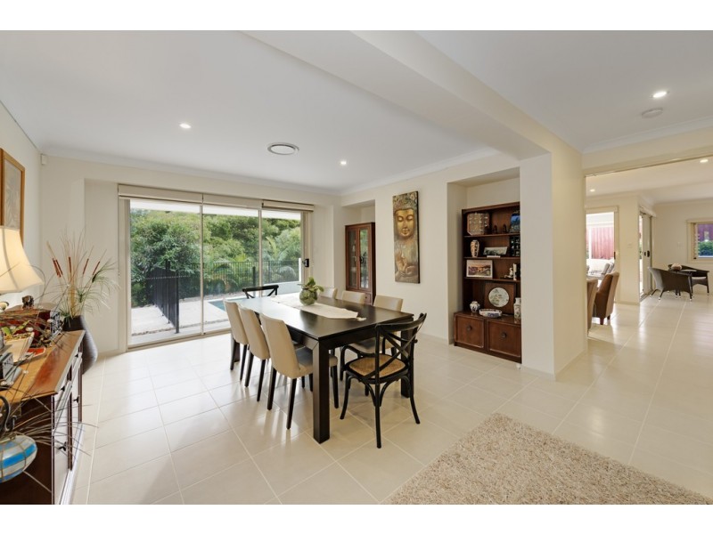 23 Portland Place, Carindale QLD 4152