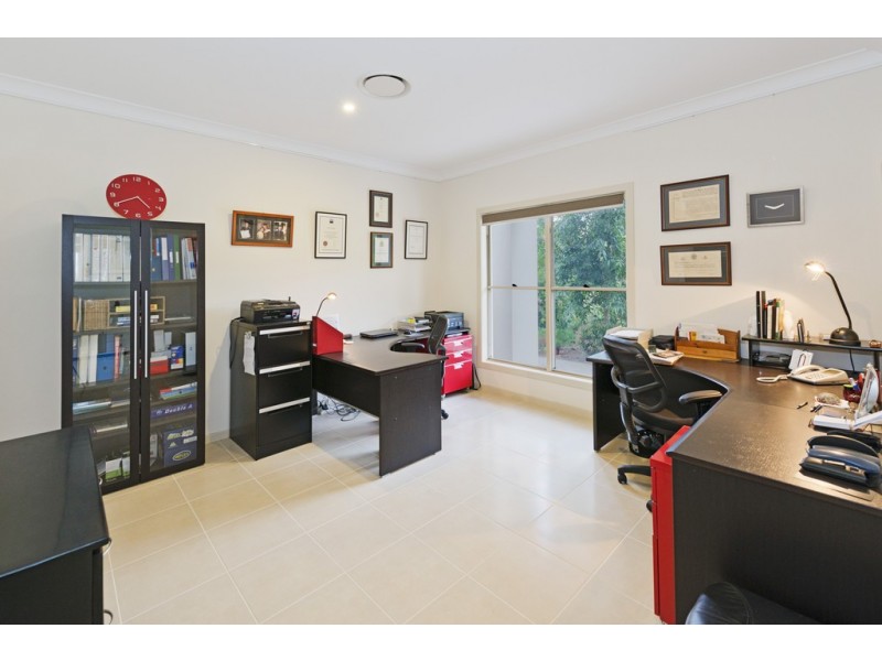 23 Portland Place, Carindale QLD 4152