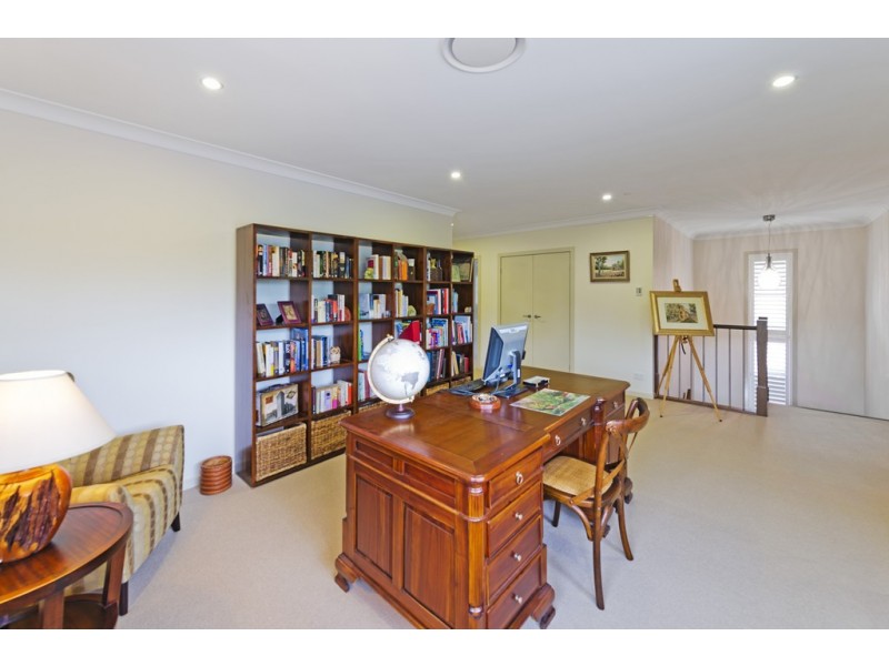 23 Portland Place, Carindale QLD 4152