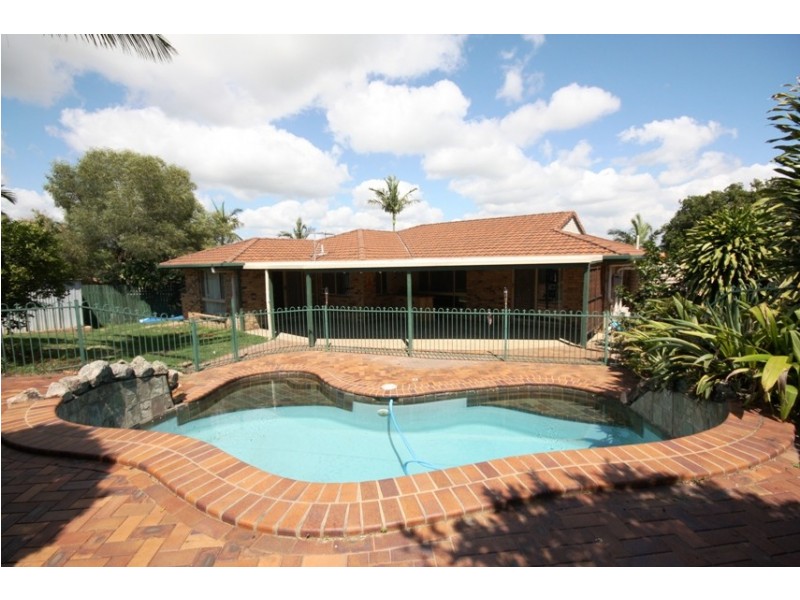 42 Scanlen Crescent, Wynnum West QLD 4178