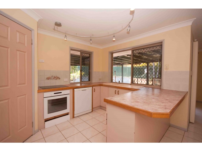 42 Scanlen Crescent, Wynnum West QLD 4178