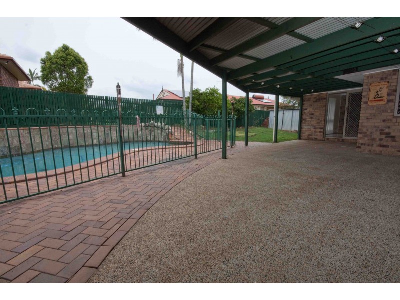 42 Scanlen Crescent, Wynnum West QLD 4178