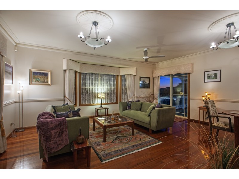 46 Golden Oak Crescent, Carindale QLD 4152