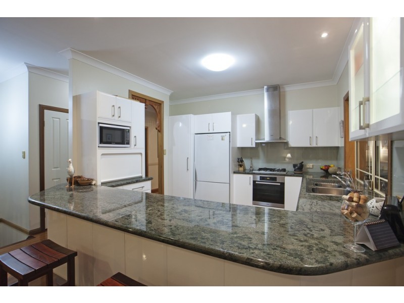 46 Golden Oak Crescent, Carindale QLD 4152