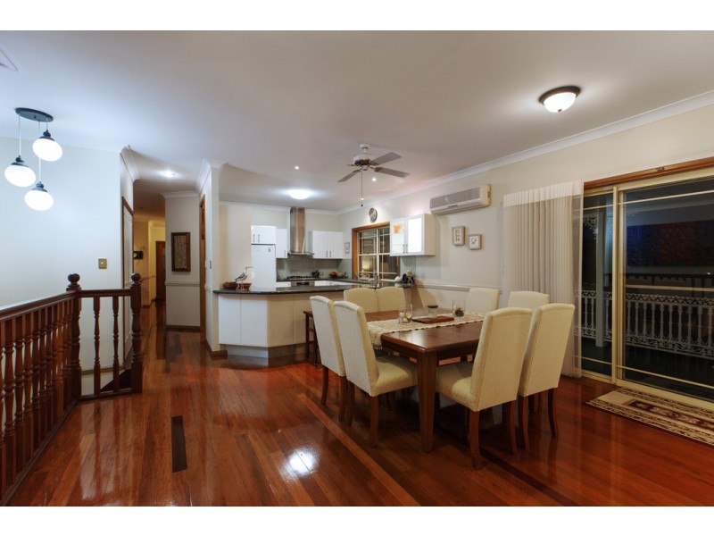 46 Golden Oak Crescent, Carindale QLD 4152