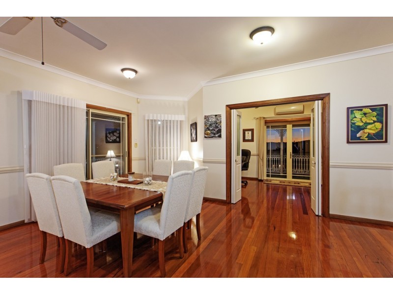 46 Golden Oak Crescent, Carindale QLD 4152